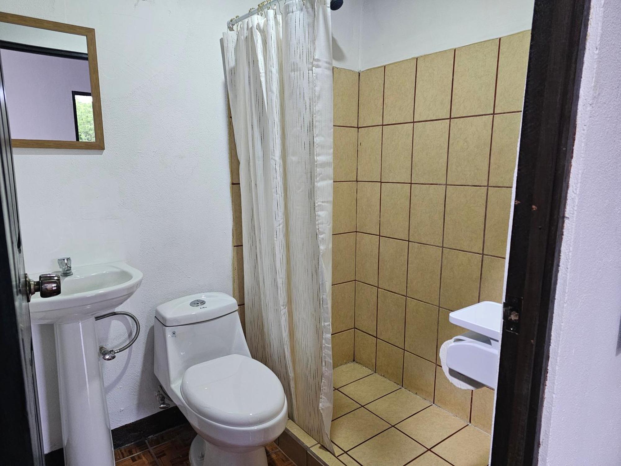 Hotel Luna Liberiana Luaran gambar