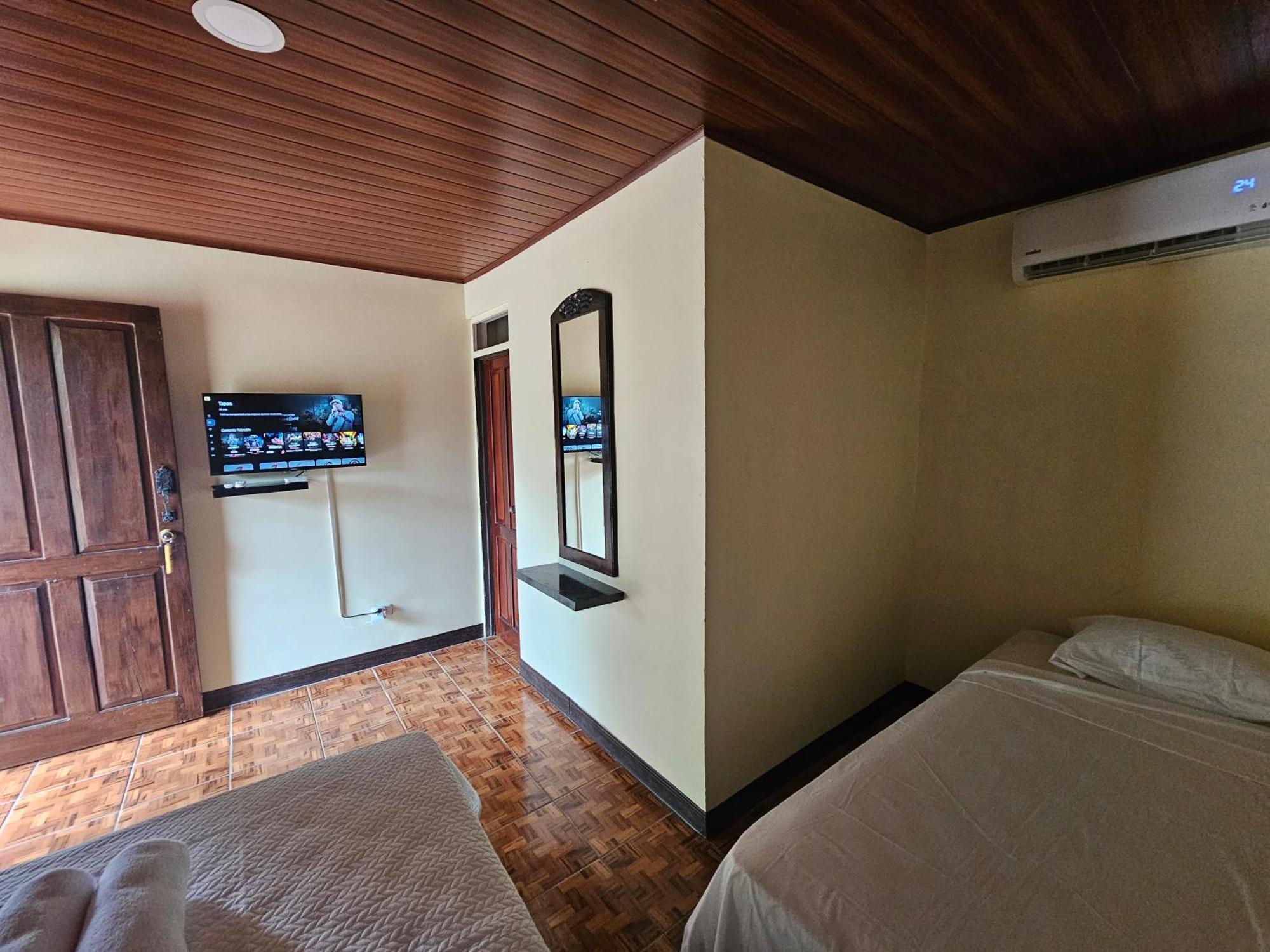 Hotel Luna Liberiana Luaran gambar