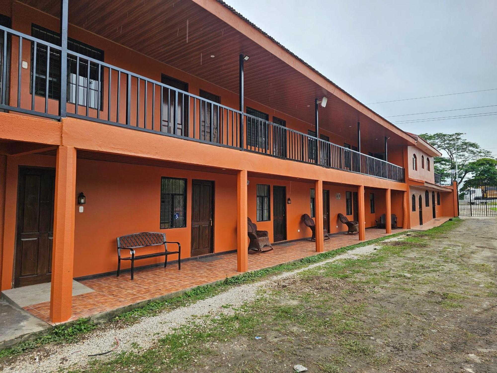Hotel Luna Liberiana Luaran gambar